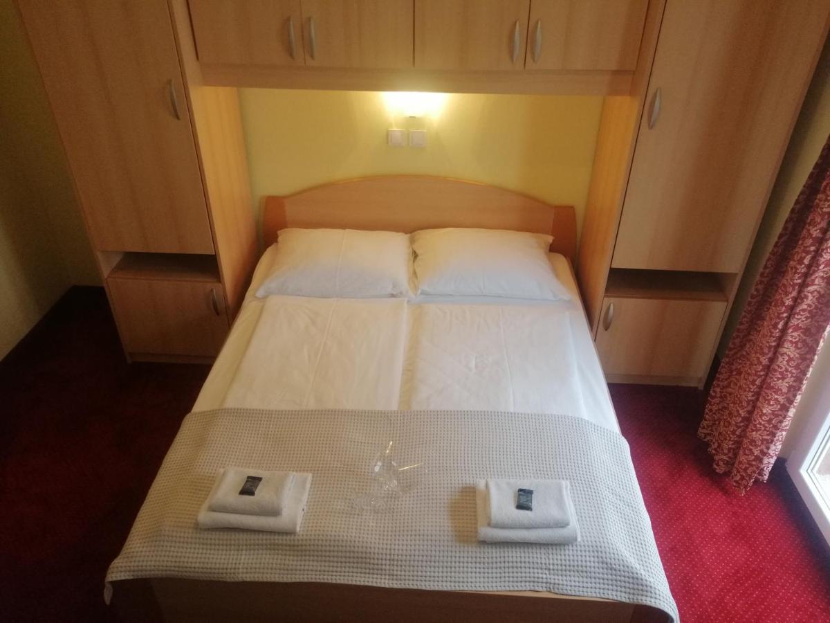 Apartmani Simon Lopar Kamer foto