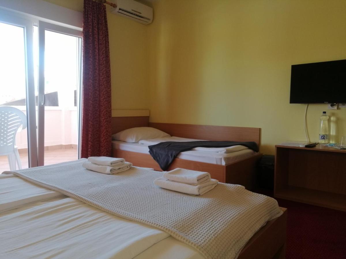 Apartmani Simon Lopar Buitenkant foto
