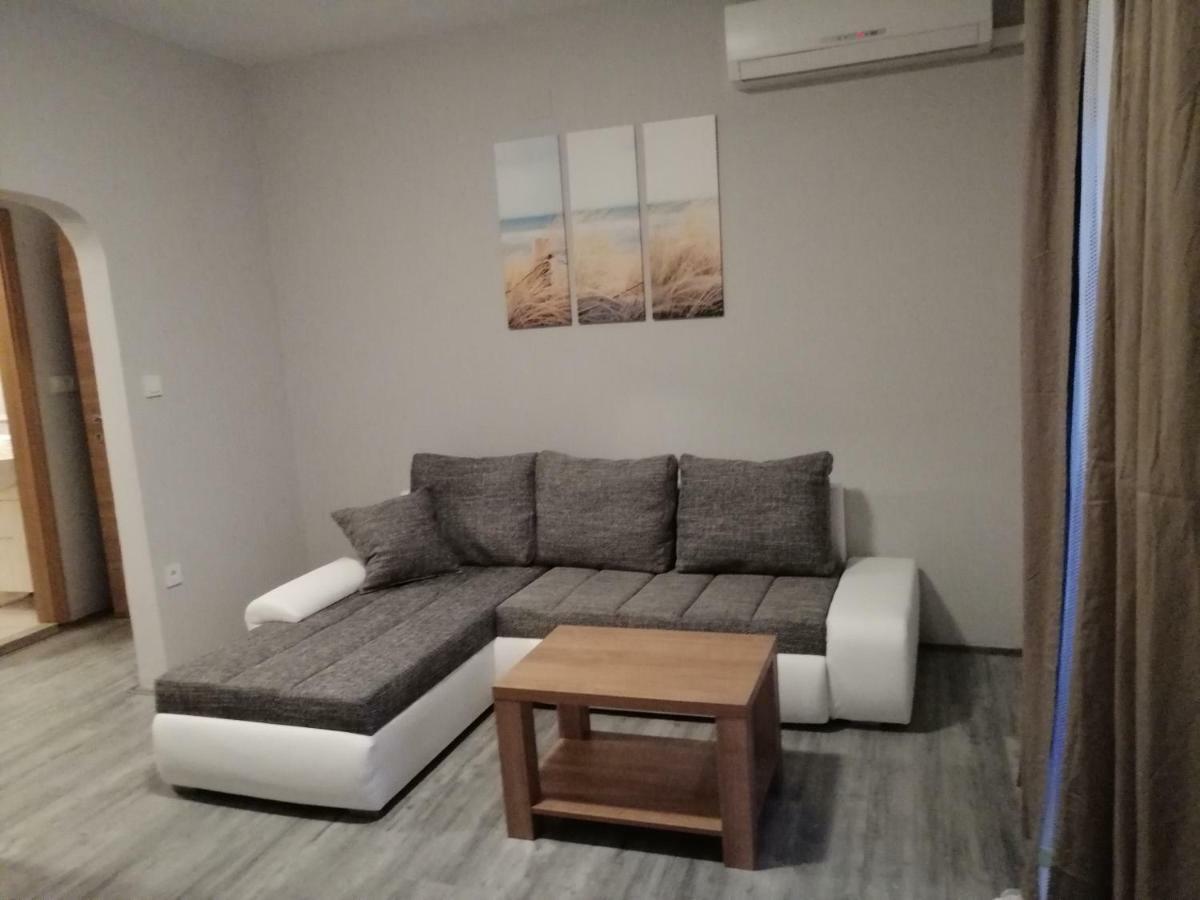 Apartmani Simon Lopar Buitenkant foto