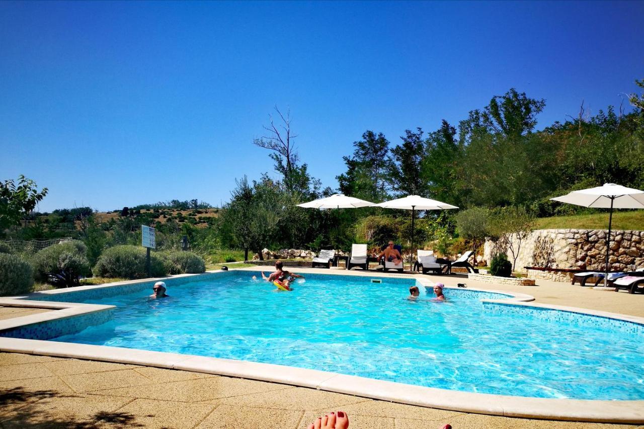 Apartmani Simon Lopar Buitenkant foto