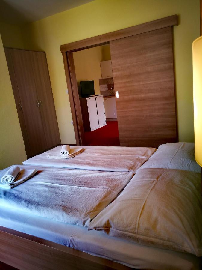 Apartmani Simon Lopar Buitenkant foto
